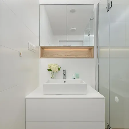 Daire Pinea Gold 620 - Basen, Sauna, Jacuzzi W Cenie Pobytu - Vi Pietro Z Widokiem Na Morze Pobierowo